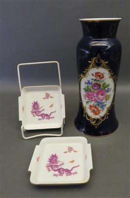 Vase und zwei Schälchen Meissen, 2. Hälfte 20. Jahrhundert - Schmuck, Kunst und Antiquitäten