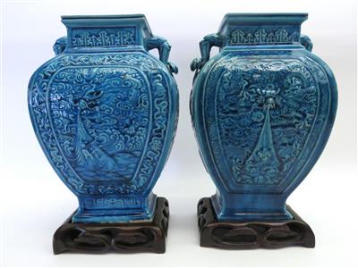 2 Vasen, China, 20. Jahrhundert - Jewellery, antiques and art