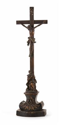 Tischstandkruzifix, Alpenländisch um 1800 - Schmuck, Kunst und Antiquitäten