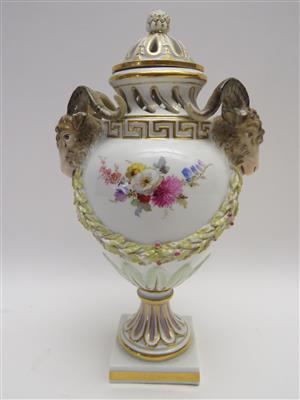 Potpourri-Deckelvase mit Widderköpfen, Meissen 1860 bis 1924 - Klenoty, umění a starožitnosti