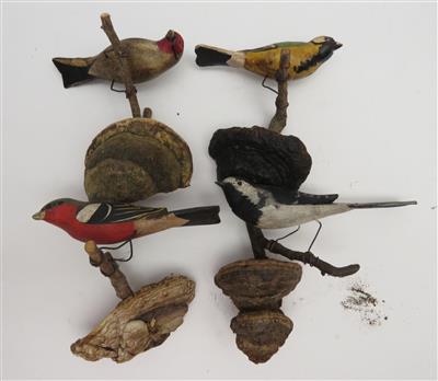Vier Singvögel in Viechtauer Art, Alpenländisch,20. Jahrhundert - Schmuck, Kunst und Antiquitäten