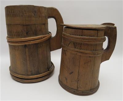 Zwei Holzhumpen - sogenannte Daubenkrüge, spätes 19. Jahrhundert - Schmuck, Kunst und Antiquitäten