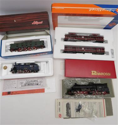 4 GL-Lokomotiven im Original-Karton - Jewellery, antiques and art