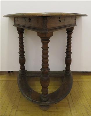 Halbrunder bäuerlicher Tisch, unter Verwendung aus Teilen des 19. Jahrhunderts - Arte e antiquariato