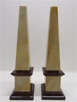 Paar Marmor-Tisch-Obeliske, 20. Jahrhundert - Jewellery, antiques and art