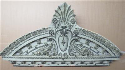 Bogenförmiger Historismus-Ziergiebel, um 1880 - Schmuck, Kunst und Antiquitäten
