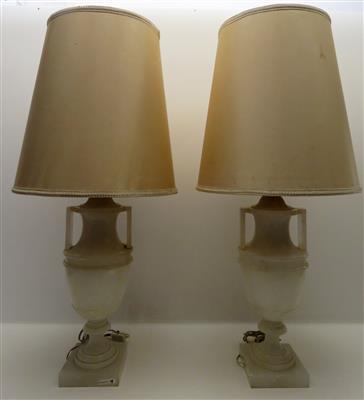Paar große neoklassizistische Tischstandlampen, 20. Jahrhundert - Klenoty, umění a starožitnosti