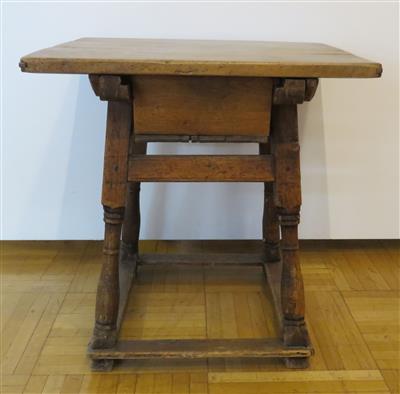 Provinzieller Tisch, 19. Jahrhundert - Kunst, Antiquitäten und Schmuck