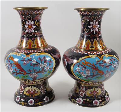 Paar Cloisonné-Vasen, China 20. Jahrhundert - Art, antiques and jewellery