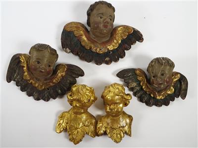 Fünf, teils unterschiedliche, geflügelte Engelsköpfe, 18./19. Jahrhundert - Art, antiques and jewellery