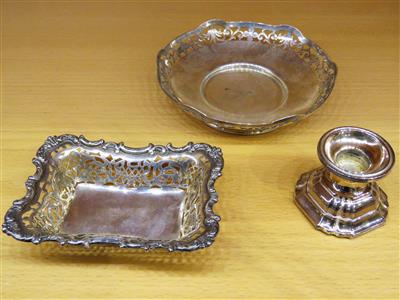 Konvolut von drei Silbergegenständen: - Jewellery, antiques and art