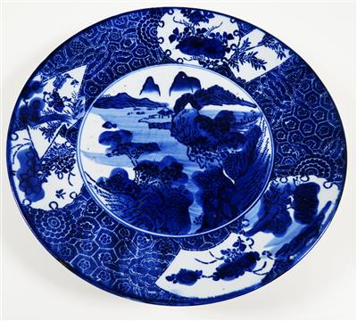 Blau-weißer Teller, Japan 19./20. Jahrhundert - Klenoty, umění a starožitnosti