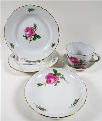 Tasse, 2 Untertassen, 2 Dessertteller, Meissen, 2. Hälfte 20. Jahrhundert - Umění a starožitnosti