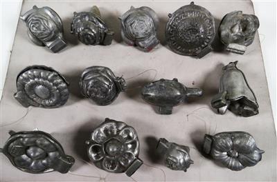 Konvolut von 13 Zinn-Marzipanformen, vornehmlich 19. Jahrhundert - Schmuck, Kunst und Antiquitäten