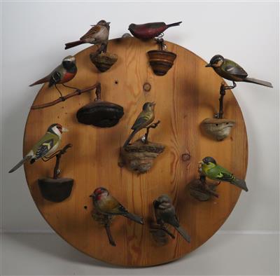 Konvolut von neun Singvögeln - Schmuck, Kunst & Antiquitäten
