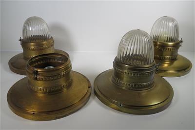 Vier Jugendstil-Deckenlampen, in Anlehnung an Entwürfe von Otto Wagner, um 1910 - Jewellery, antiques and art
