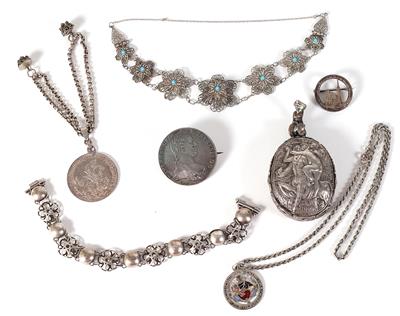 Neun Stück Silberschmuck, 20. Jahrhundert - Jewellery, antiques and art