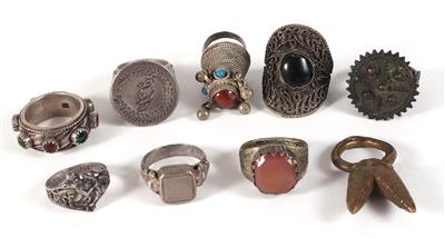 Sammlung von neun verschiedenen Ringen - Gioielli, arte e antiquariato