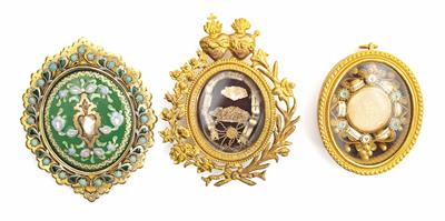 Drei Reliquienanhängerkapseln, Alpenländisch, 19. Jahrhundert - Jewellery, antiques and art