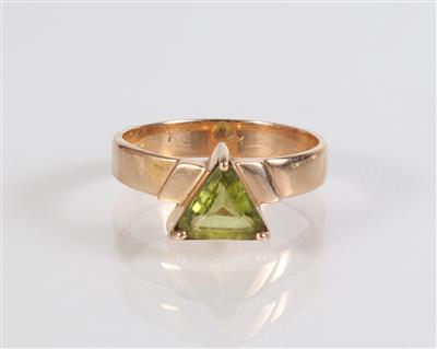 Peridot Ring - Jewellery, antiques and art