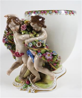 Vase mit zwei Putti, Volkstedt-Rudolstadt, Thüringen 20. Jahrhundert - Jewellery, antiques and art