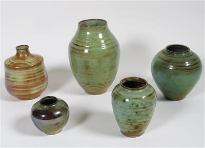 Fünf kleine Vasen, Wienerberger Keramik, Wien um 1930 - Schmuck, Kunst & Antiquitäten