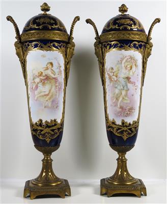Paar Deckelvasen mit bronze doré-Montierung, wohl Frankreich, Ende 19. Jahrhundert - Schmuck, Kunst & Antiquitäten