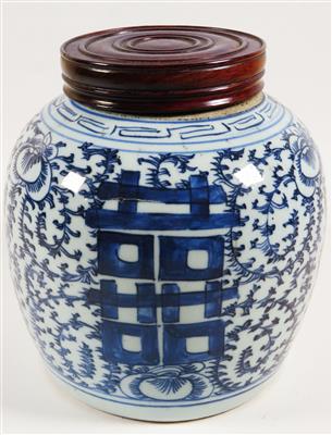 Blau-weißer Ingwertopf und Holzdeckel, China - Schmuck, Kunst & Antiquitäten