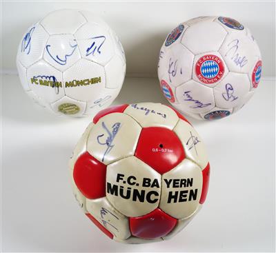 FC Bayern München "Autogrammbälle" - Jewellery, antiques and art