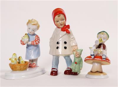 Kind mit Küken, Junge mit Trompete auf Fliegenpilz, Mädchen mit Puppe, u. a. Metzler  &  Ortloff, Ilmenau - Schmuck, Kunst & Antiquitäten