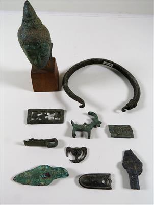 Konvolut von zehn Ausgrabungsstücken: - Schmuck, Kunst & Antiquitäten