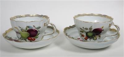 2 große Teetassen mit Untertassen, Meissen, 1. Hälfte 19. Jahrhundert - Klenoty, umění a starožitnosti