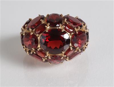 Granatring - Jewellery, antiques and art