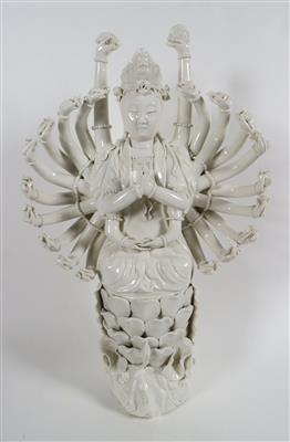 Blanc de Chine Guanyin mit 24Armen, China, 2. Hälfte 20. Jahrhundert - Schmuck, Kunst & Antiquitäten