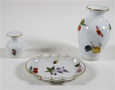 1 Vase, 1 Aschenbecher, 1 Väschen, Herend, Ungarn, 2. Hälfte 20. Jahrhundert - Klenoty, umění a starožitnosti