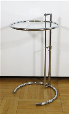 Beistelltisch, nach dem von Eileen Gray 1927 entworfenen Adjustable Table E1027 - Klenoty, umění a starožitnosti