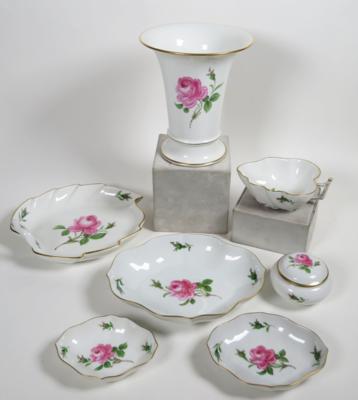1 Vase, 2 Blattschalen, ovale 3 Schälchen, 1 Deckeldöschen, Meissen, 2. Hälfte 20. Jahrhundert - Jewellery, Works of Art and art