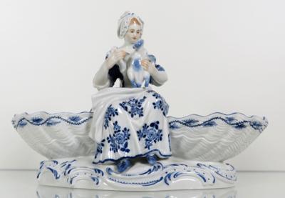 Köchin zwischen zwei muschelförmigen Gewürzschalen, Entwurf Michel Victor Acier 1768-70, Meissen, 1991 - Antiques, art and jewellery