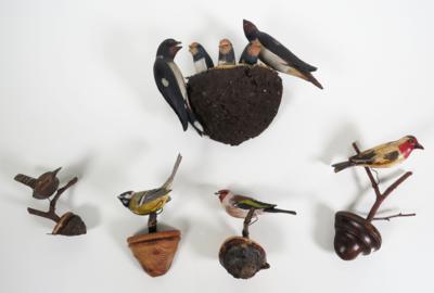 1 Schwalbennest und 4 Singvögel, in Viechtauer Art - Schmuck, Kunst & Antiquitäten