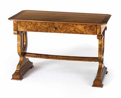 Biedermeier-Salontisch um 1830/35 - Vánoční aukce - obrazy, koberce, nábytek