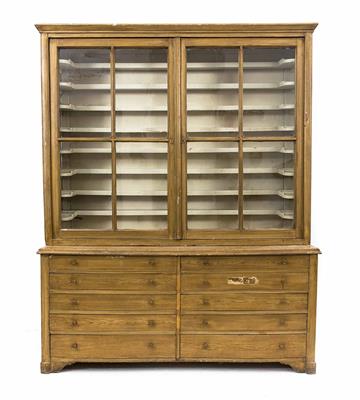 Biedermeier- Apotheken-Aufsatzschrank um 1830 - Christmas-auction Furniture, Carpets, Paintings