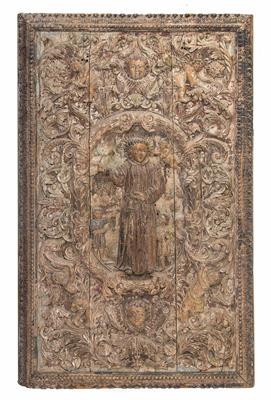 Monumentales Relief im Kolonialstil, "Missionierender Hl. Ordensmann (Jesuit?)", Lateinamerika, 17./18. Jahrhundert - Christmas-auction Furniture, Carpets, Paintings