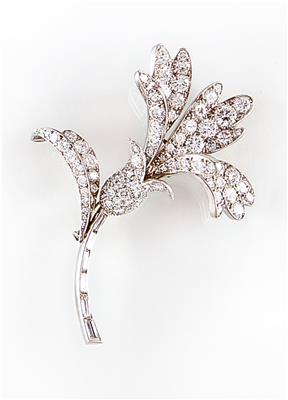 Diamantbrosche, 'Lilie', zus. ca. 6,10 ct - Schmuck, Uhren und Kleinkunst