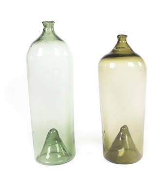Zwei Flaschen wohl für Rosogliolikör, 18./19. Jahrhundert - Vánoční aukce - Stříbro, sklo, porcelán, Moderní grafika, koberce