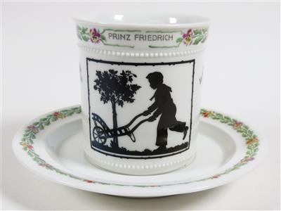 Kriegskinderspende-Tasse mit Untertasse, KPM-Berlin, 1916 - Adventauktion