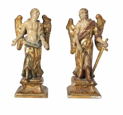 Paar stehende geflügelte Engel - Erzengel Gabriel(?) und Michael, Österreich, 18. Jahrhundert - Osterauktion
