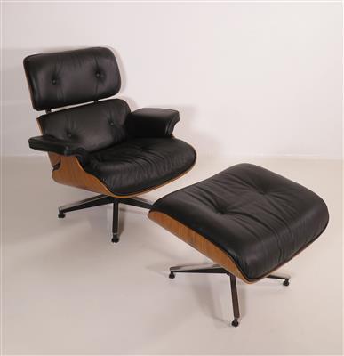Lounge-Chair mit Ottoman (Hocker), nach einem Entwurf von Charles  &  Ray Eames 1956 - Asta di Natale - Argenti, vetri, porcellane, incisione, militaria, tappeti