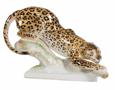 Panther/Leopard, sich duckend, Entwurf Erich Oehme 1936, Meissen, 1948 - Osterauktion