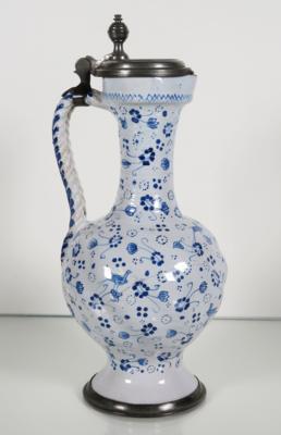 Enghalskrug, wohl Frankfurt, 18. Jahrhundert - Porcelain, glass and collectibles
